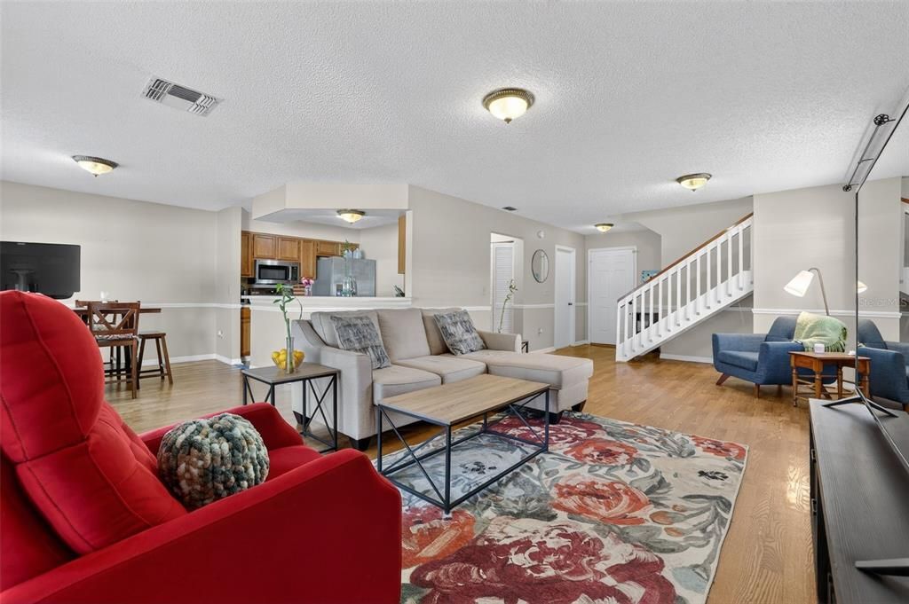 For Rent: $2,350 (3 beds, 2 baths, 1404 Square Feet)