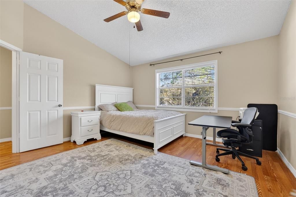 For Rent: $2,350 (3 beds, 2 baths, 1404 Square Feet)