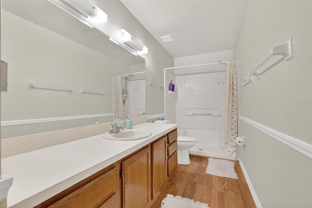 For Rent: $2,350 (3 beds, 2 baths, 1404 Square Feet)