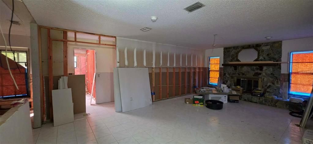 En Venta: $185,000 (2 camas, 2 baños, 2069 Pies cuadrados)