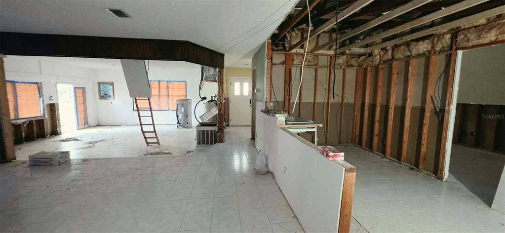 En Venta: $185,000 (2 camas, 2 baños, 2069 Pies cuadrados)