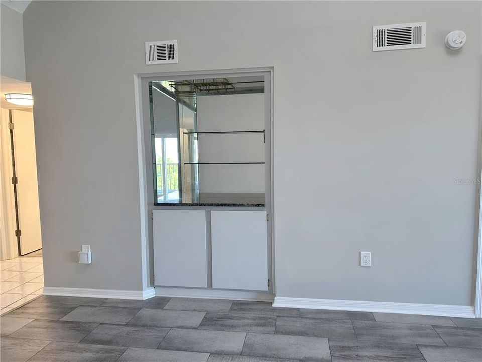 For Sale: $211,900 (2 beds, 2 baths, 1306 Square Feet)