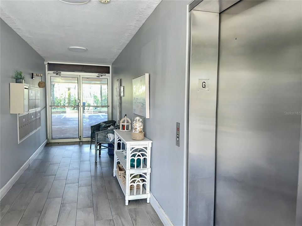 For Sale: $211,900 (2 beds, 2 baths, 1306 Square Feet)
