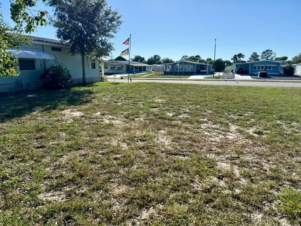 На продажу: $28,000 (0.15 acres)