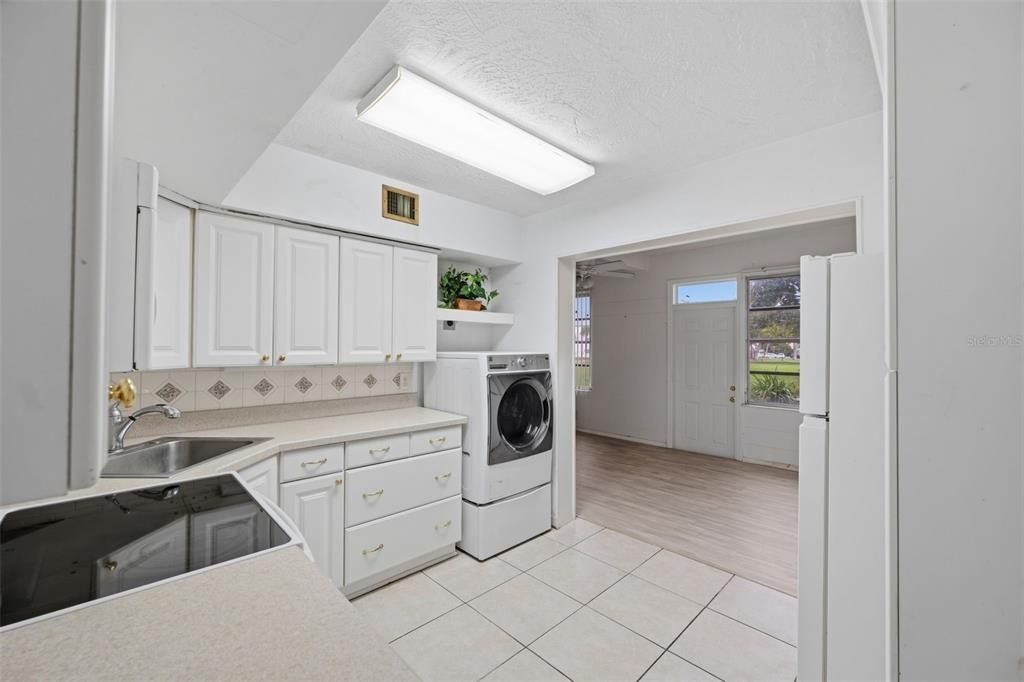 Active With Contract: $130,000 (2 beds, 2 baths, 1100 Square Feet)