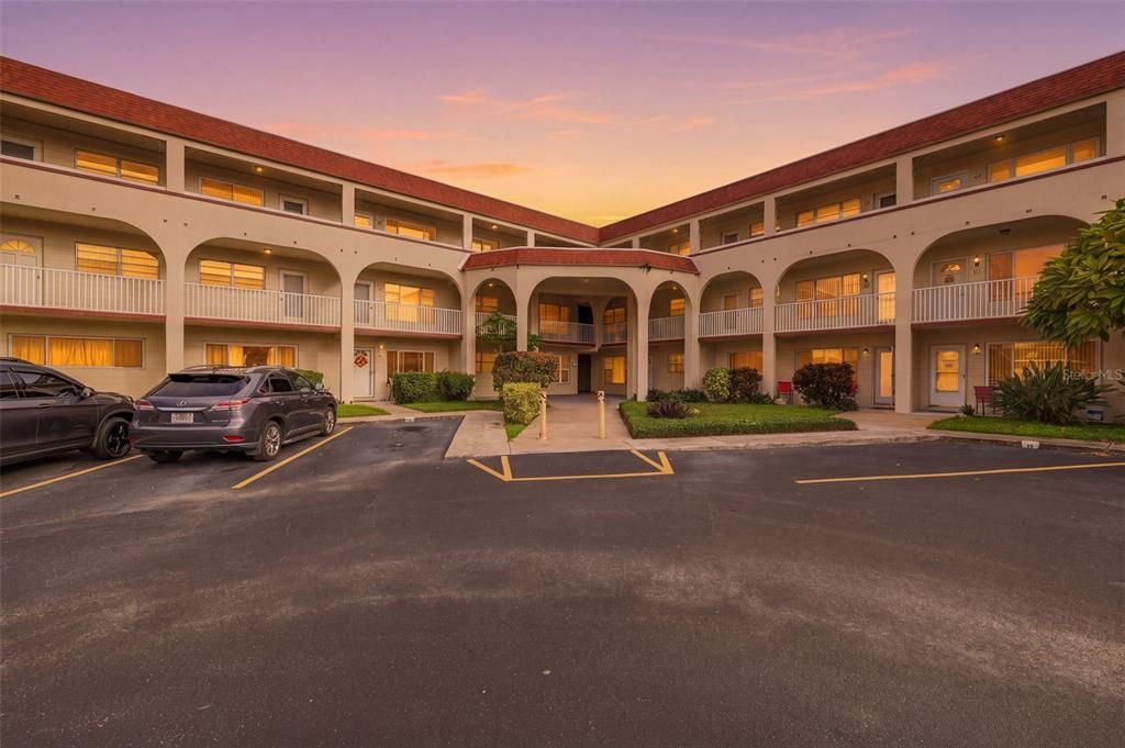 Active With Contract: $130,000 (2 beds, 2 baths, 1100 Square Feet)