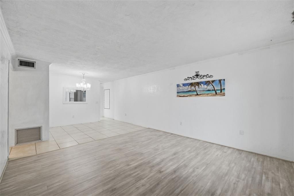 Active With Contract: $130,000 (2 beds, 2 baths, 1100 Square Feet)