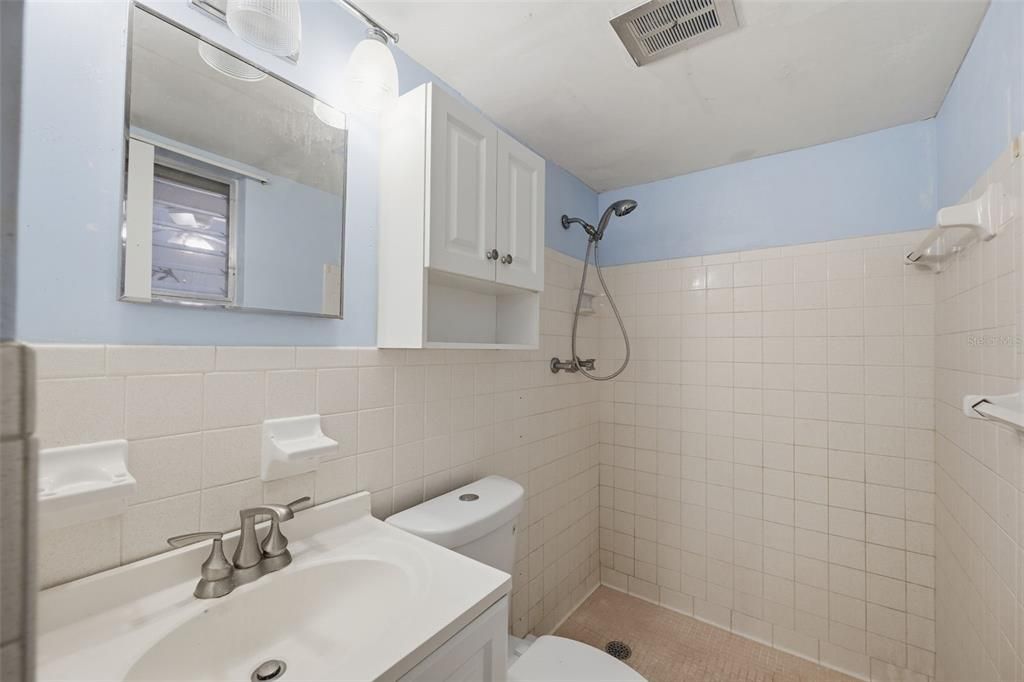 Active With Contract: $130,000 (2 beds, 2 baths, 1100 Square Feet)