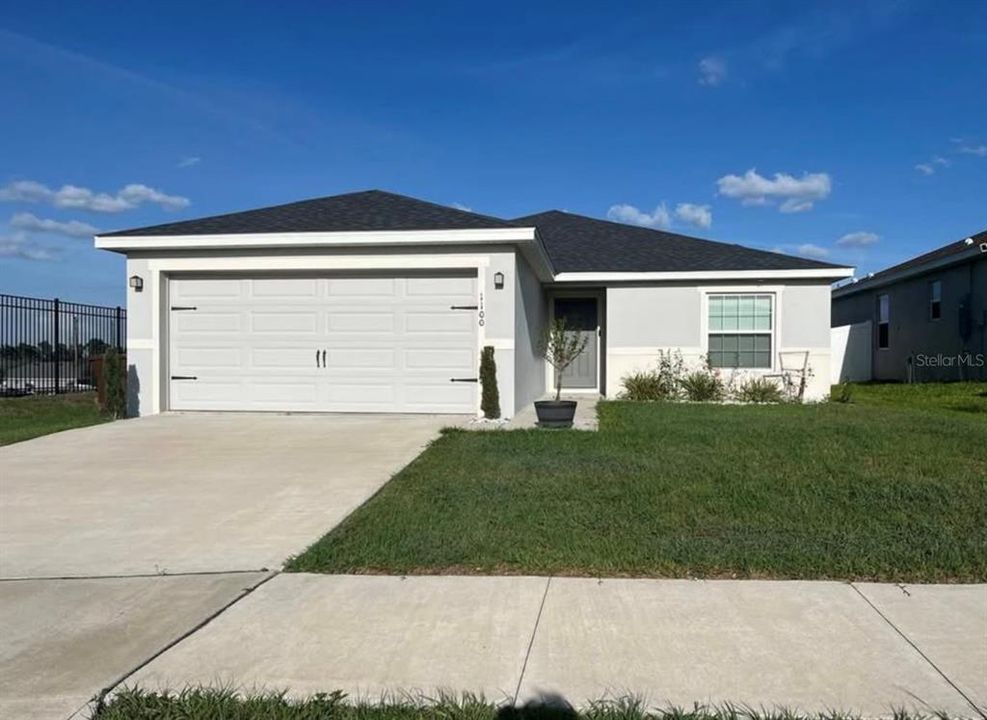 For Rent: $2,200 (4 beds, 2 baths, 1547 Square Feet)