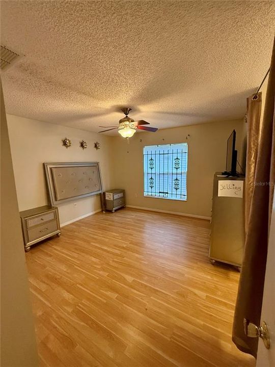 For Rent: $1,899 (3 beds, 2 baths, 1176 Square Feet)