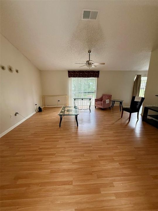 For Rent: $1,899 (3 beds, 2 baths, 1176 Square Feet)