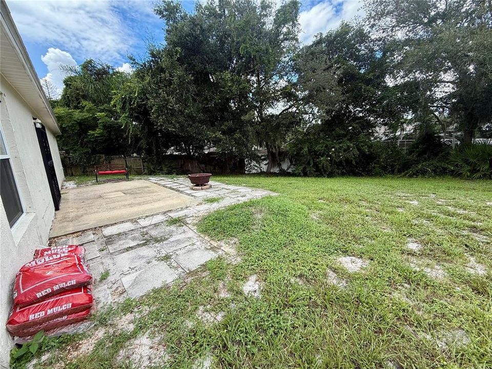 For Rent: $1,899 (3 beds, 2 baths, 1176 Square Feet)