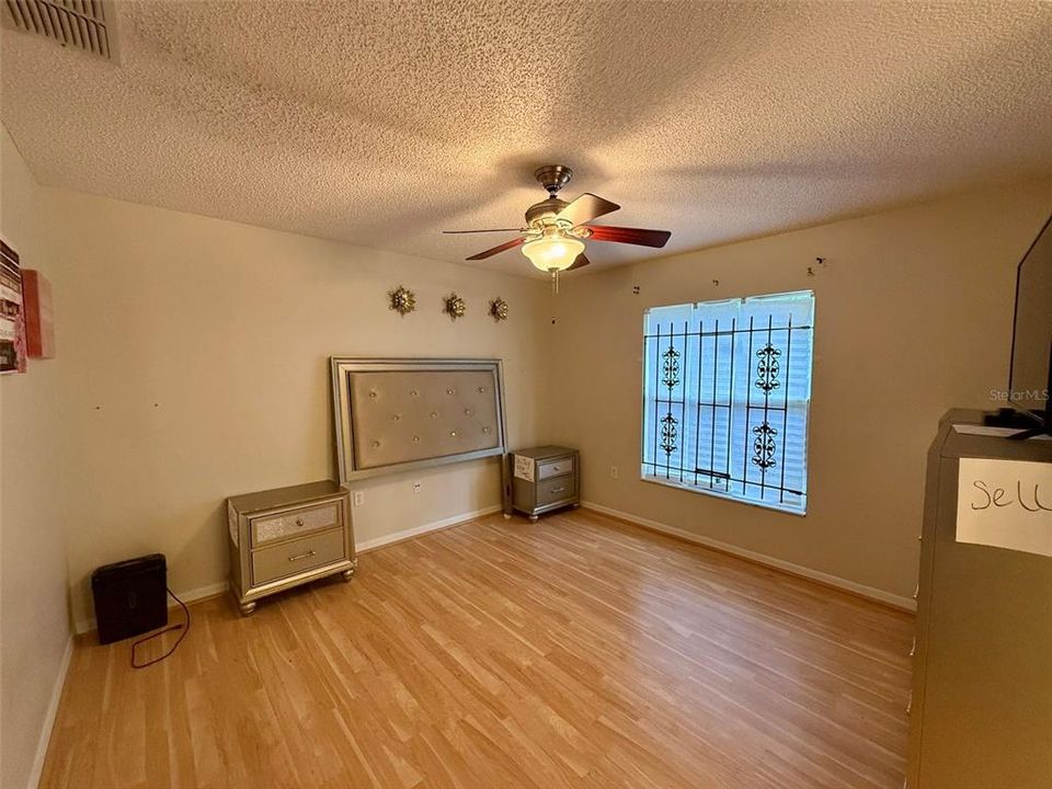 For Rent: $1,899 (3 beds, 2 baths, 1176 Square Feet)