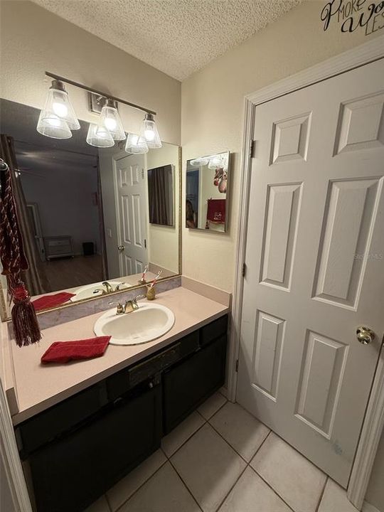 For Rent: $1,899 (3 beds, 2 baths, 1176 Square Feet)