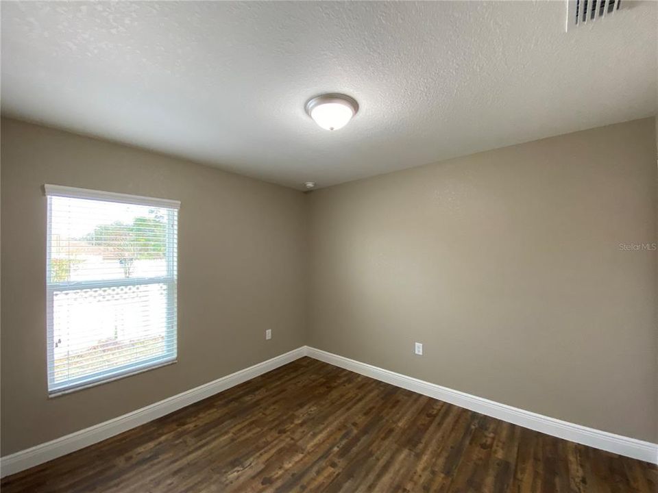 For Rent: $1,750 (4 beds, 2 baths, 1477 Square Feet)