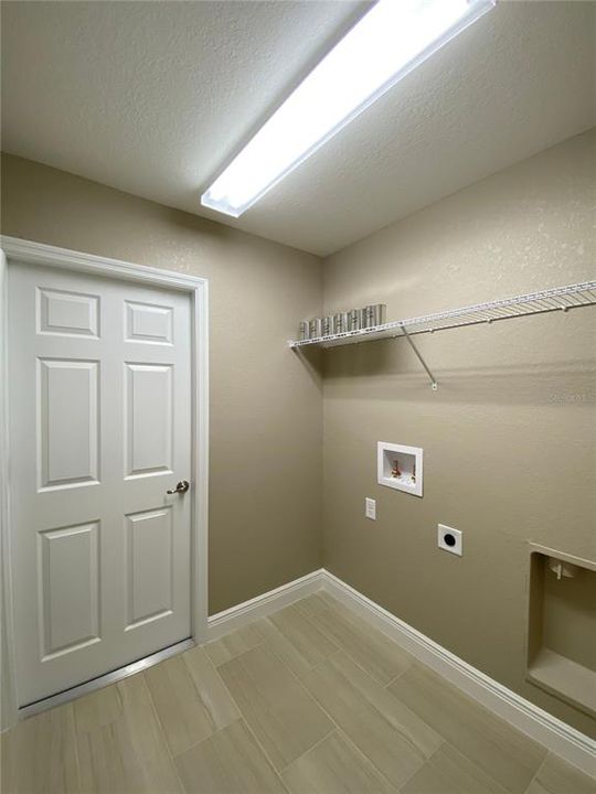 For Rent: $1,750 (4 beds, 2 baths, 1477 Square Feet)