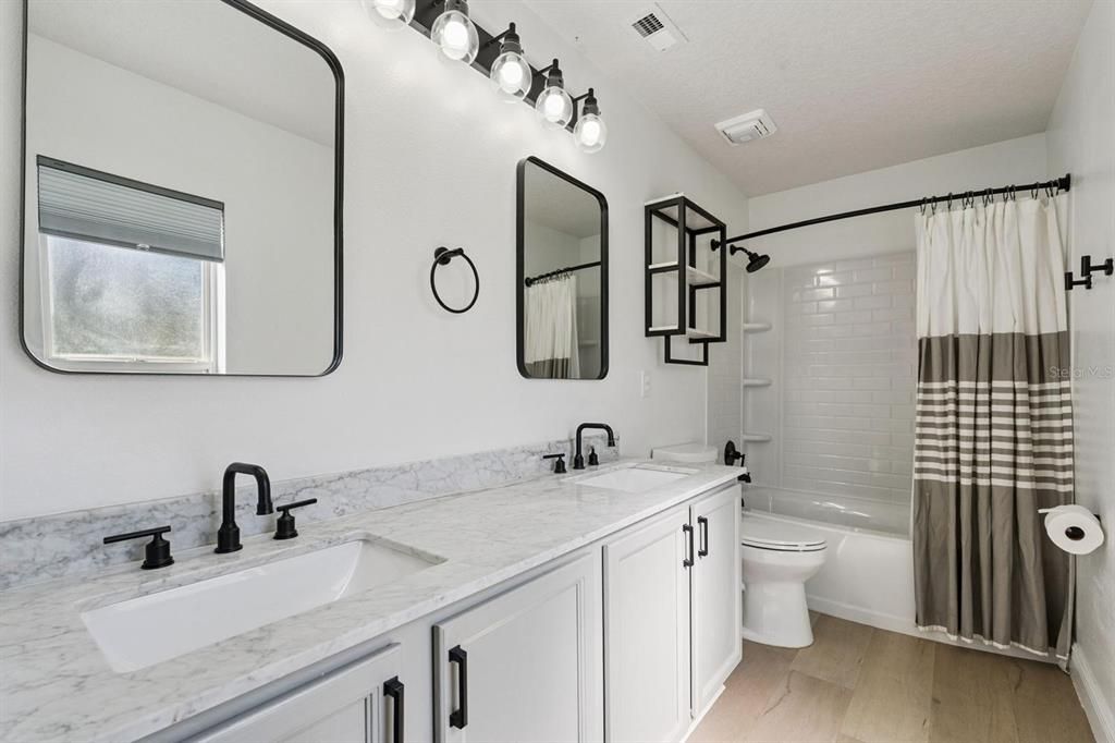 En Venta: $448,990 (3 camas, 2 baños, 1345 Pies cuadrados)
