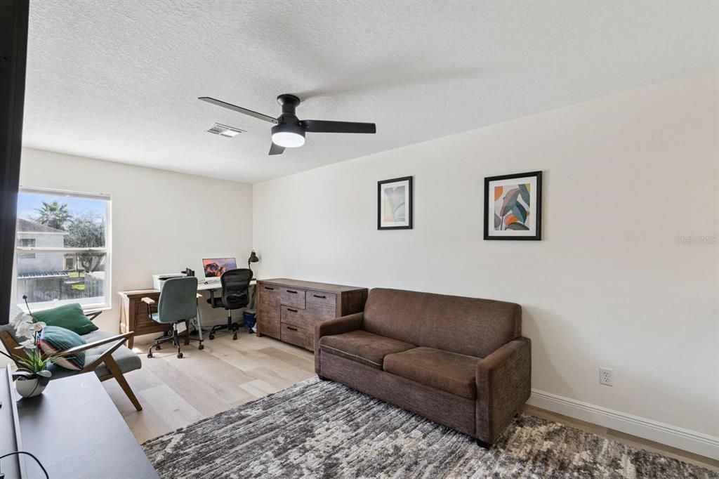 En Venta: $448,990 (3 camas, 2 baños, 1345 Pies cuadrados)