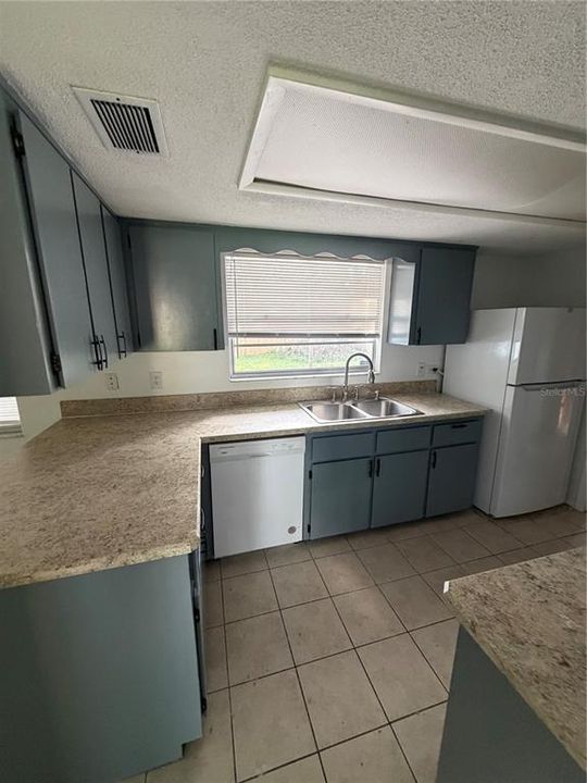 В аренду: $1,850 (3 спален, 2 ванн, 1592 Квадратных фут)