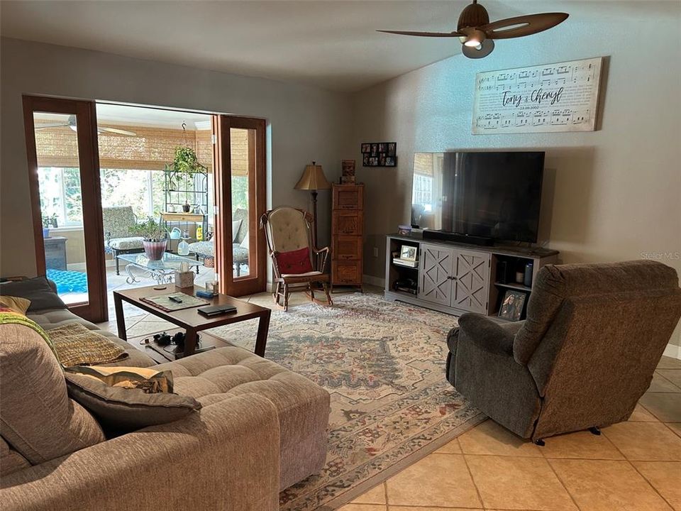 En Venta: $375,000 (3 camas, 2 baños, 1776 Pies cuadrados)