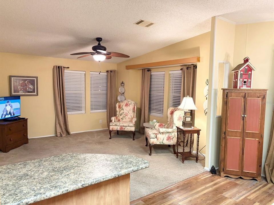 For Sale: $270,000 (2 beds, 2 baths, 1585 Square Feet)