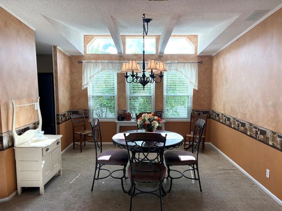 For Sale: $270,000 (2 beds, 2 baths, 1585 Square Feet)