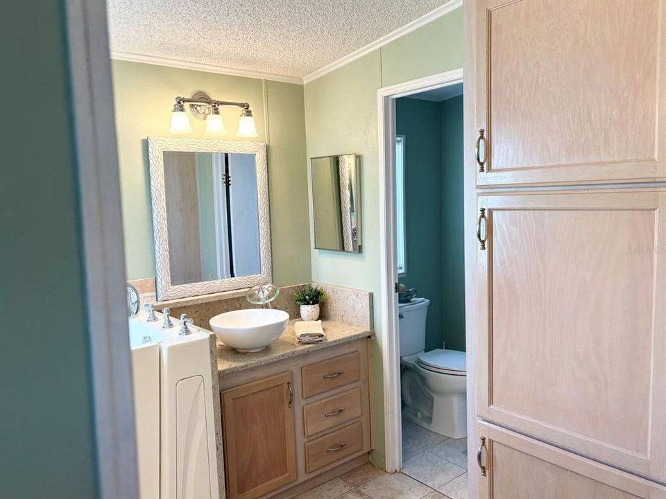For Sale: $270,000 (2 beds, 2 baths, 1585 Square Feet)