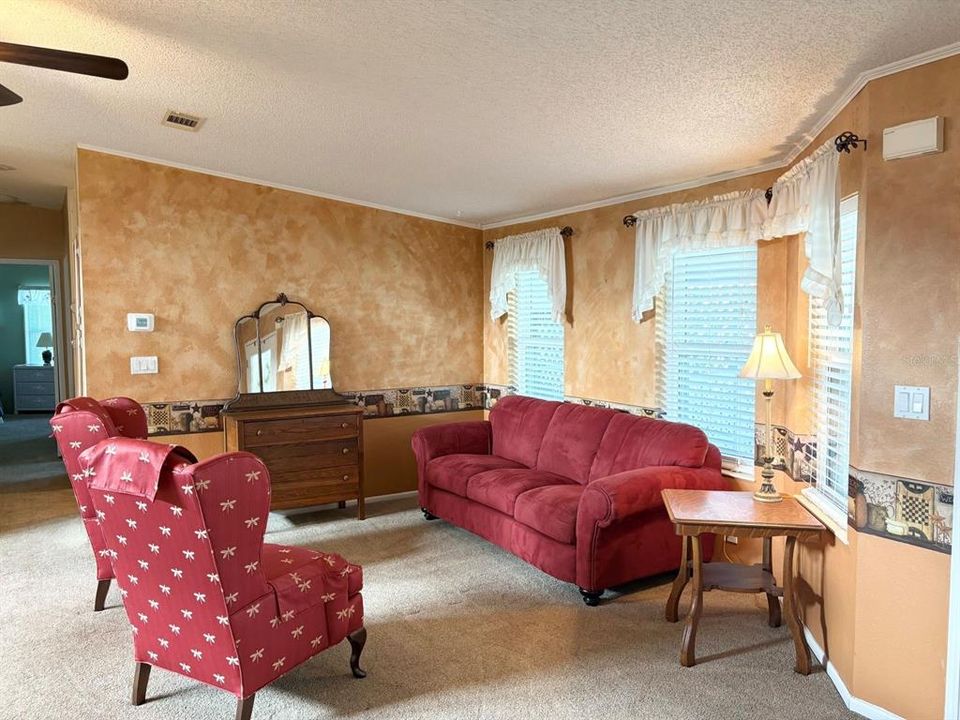 For Sale: $270,000 (2 beds, 2 baths, 1585 Square Feet)