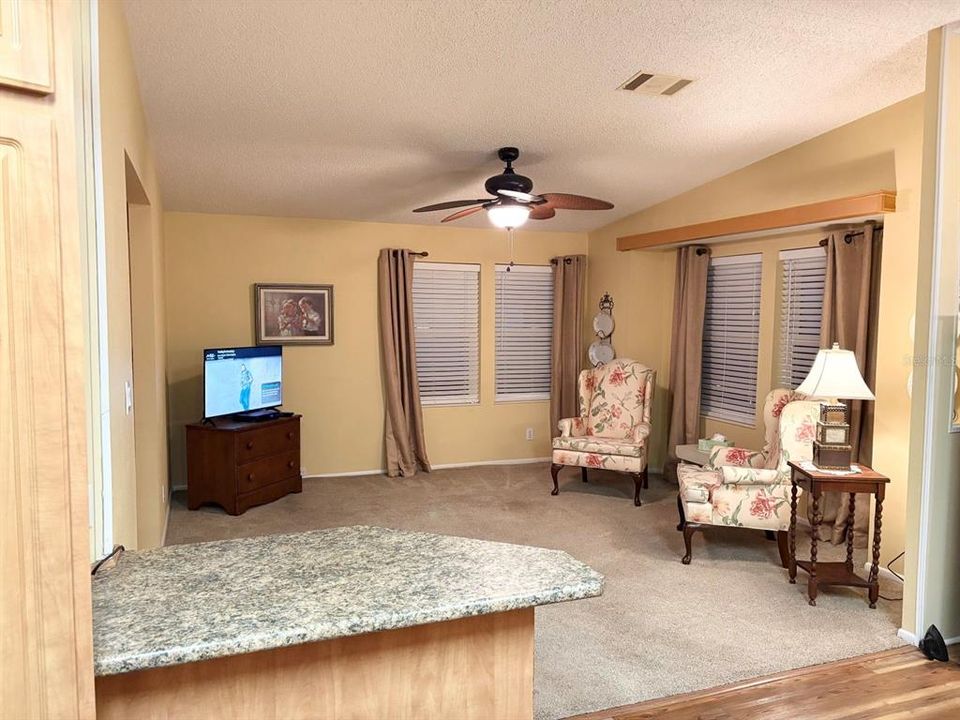 For Sale: $270,000 (2 beds, 2 baths, 1585 Square Feet)