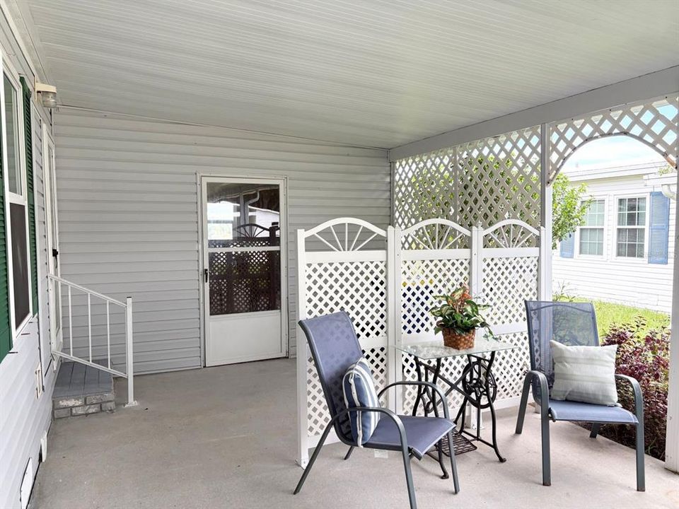 For Sale: $270,000 (2 beds, 2 baths, 1585 Square Feet)