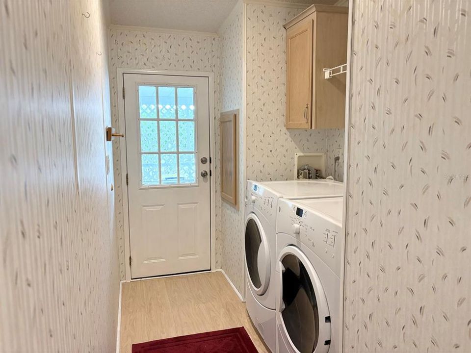 For Sale: $270,000 (2 beds, 2 baths, 1585 Square Feet)