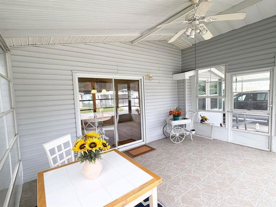 For Sale: $270,000 (2 beds, 2 baths, 1585 Square Feet)
