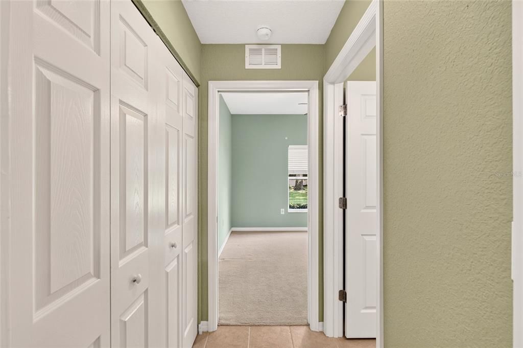 For Sale: $214,900 (2 beds, 2 baths, 1281 Square Feet)