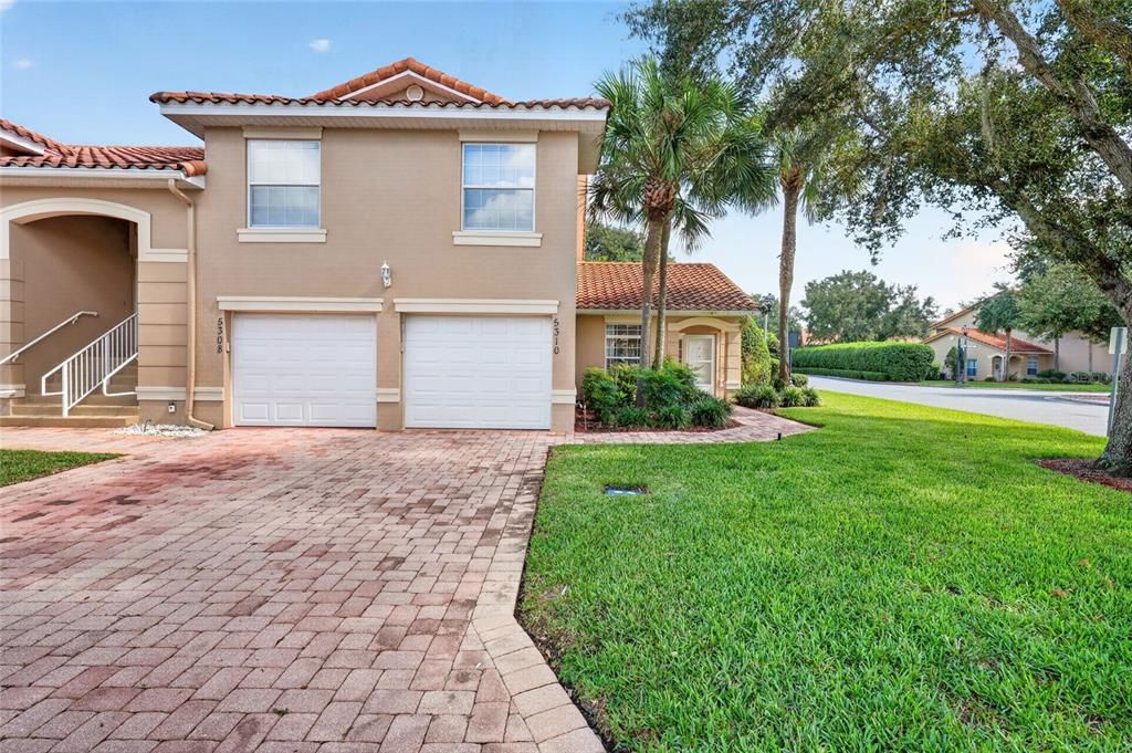 For Sale: $214,900 (2 beds, 2 baths, 1281 Square Feet)