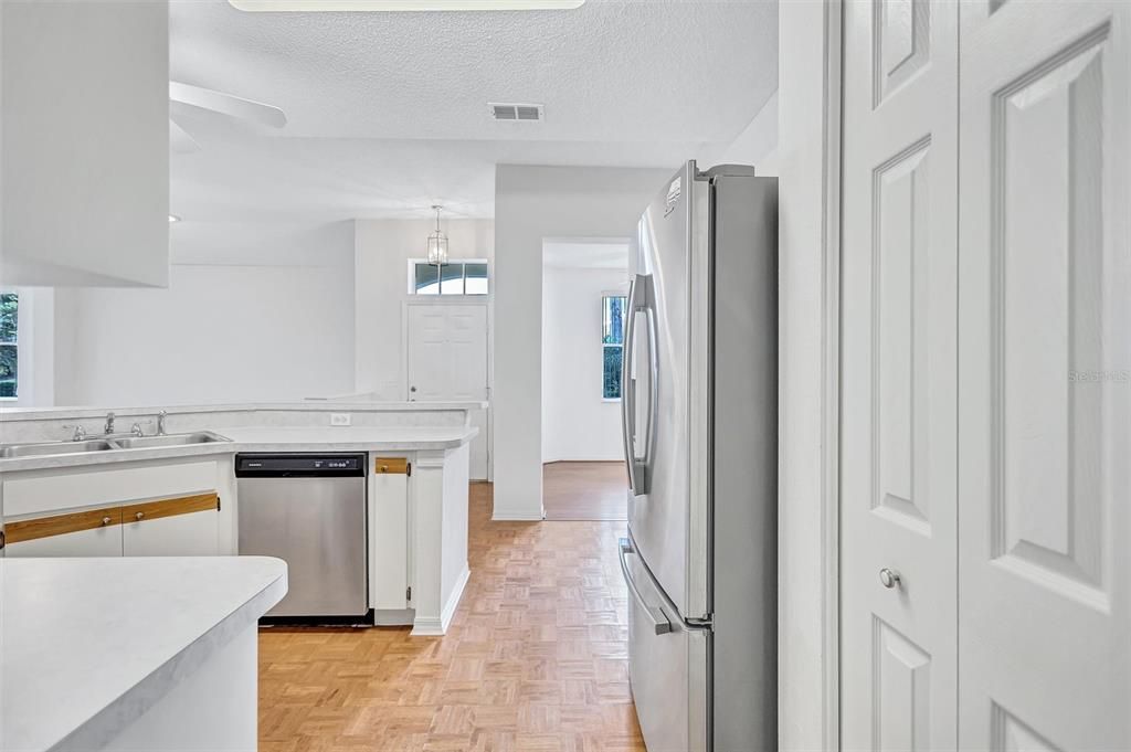 For Sale: $219,900 (2 beds, 2 baths, 1444 Square Feet)
