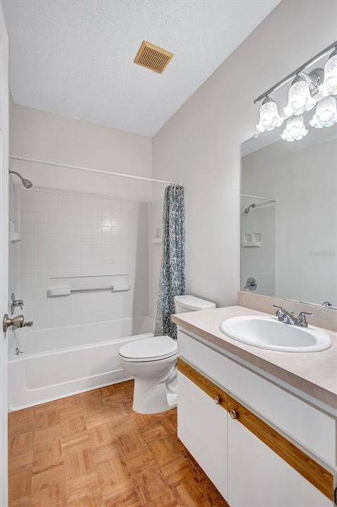 For Sale: $219,900 (2 beds, 2 baths, 1444 Square Feet)