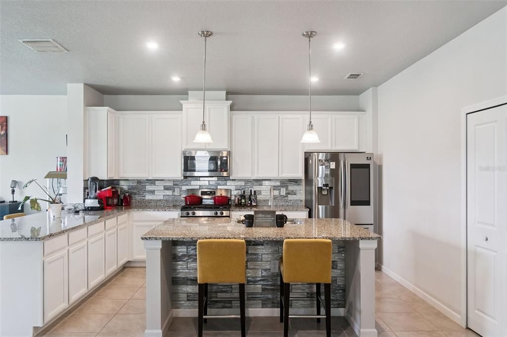 For Sale: $449,900 (4 beds, 3 baths, 2610 Square Feet)