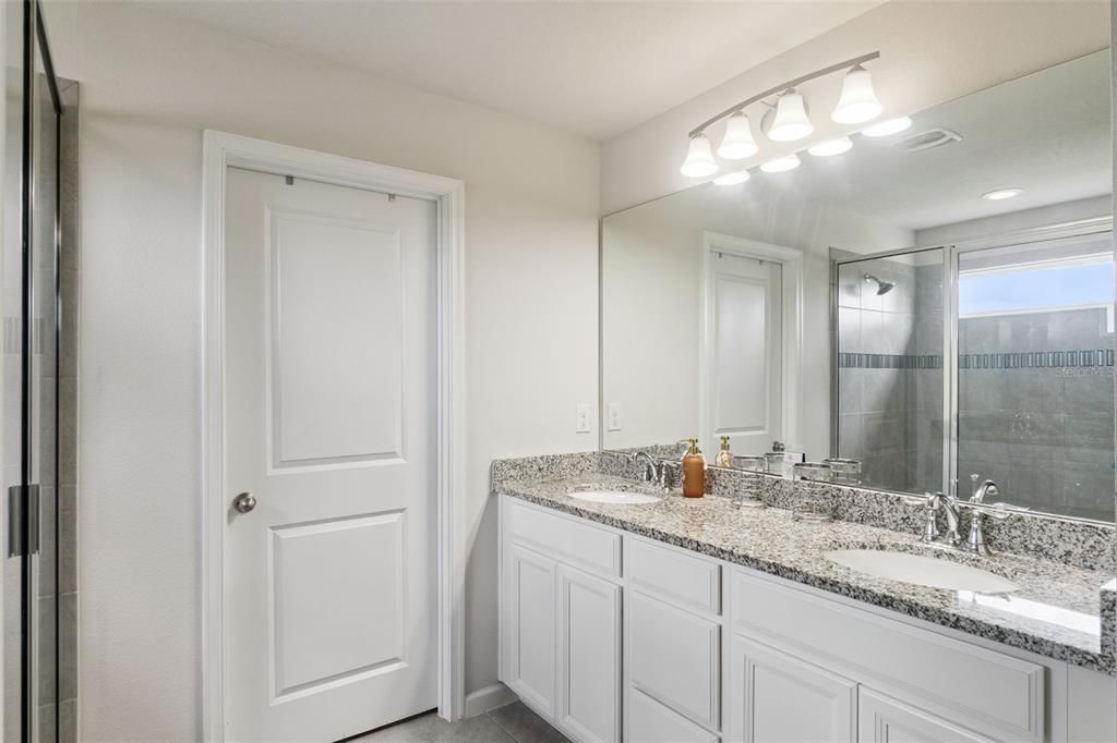 For Sale: $449,900 (4 beds, 3 baths, 2610 Square Feet)