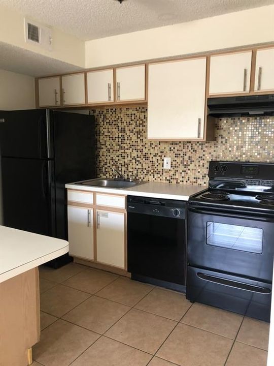 For Sale: $133,000 (1 beds, 1 baths, 530 Square Feet)