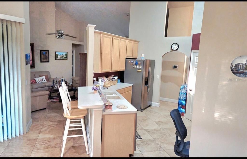 En Venta: $630,000 (4 camas, 2 baños, 2820 Pies cuadrados)