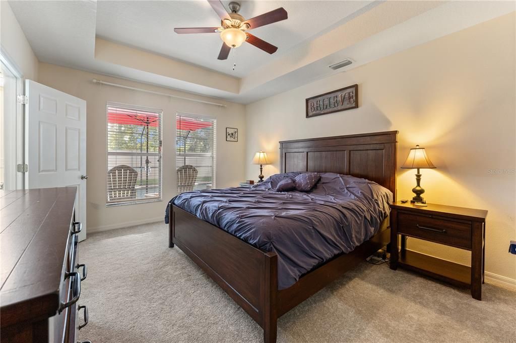 На продажу: $394,999 (4 спален, 2 ванн, 1872 Квадратных фут)