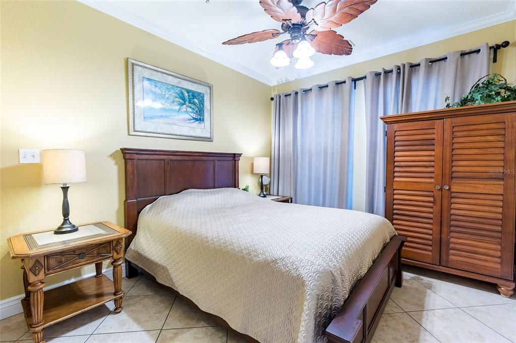 На продажу: $449,000 (4 спален, 2 ванн, 1870 Квадратных фут)