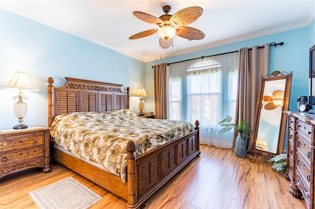 На продажу: $449,000 (4 спален, 2 ванн, 1870 Квадратных фут)