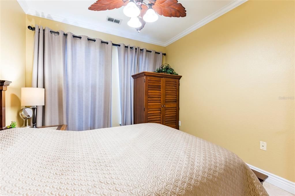 На продажу: $449,000 (4 спален, 2 ванн, 1870 Квадратных фут)