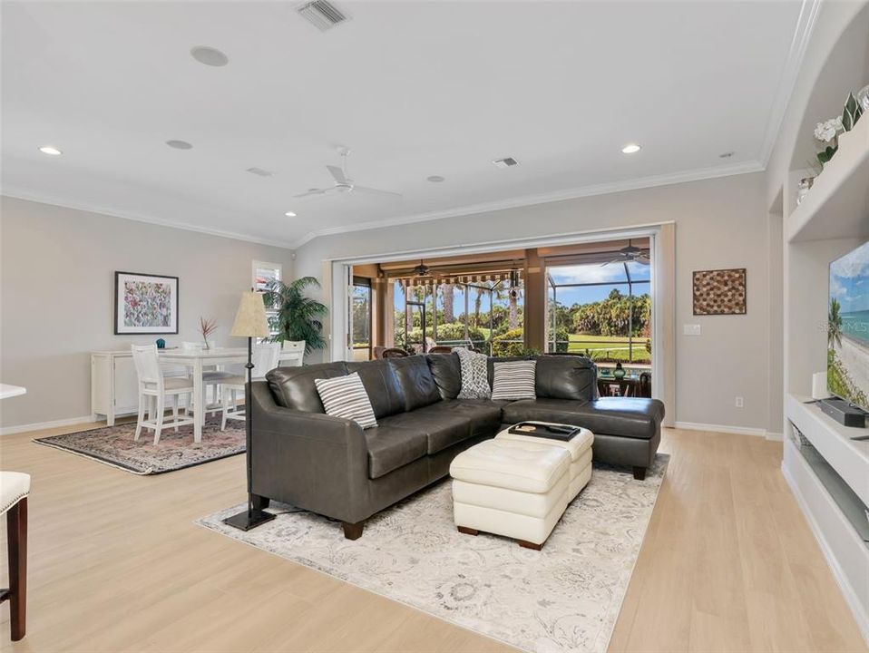 Active With Contract: $530,000 (3 beds, 2 baths, 1727 Square Feet)