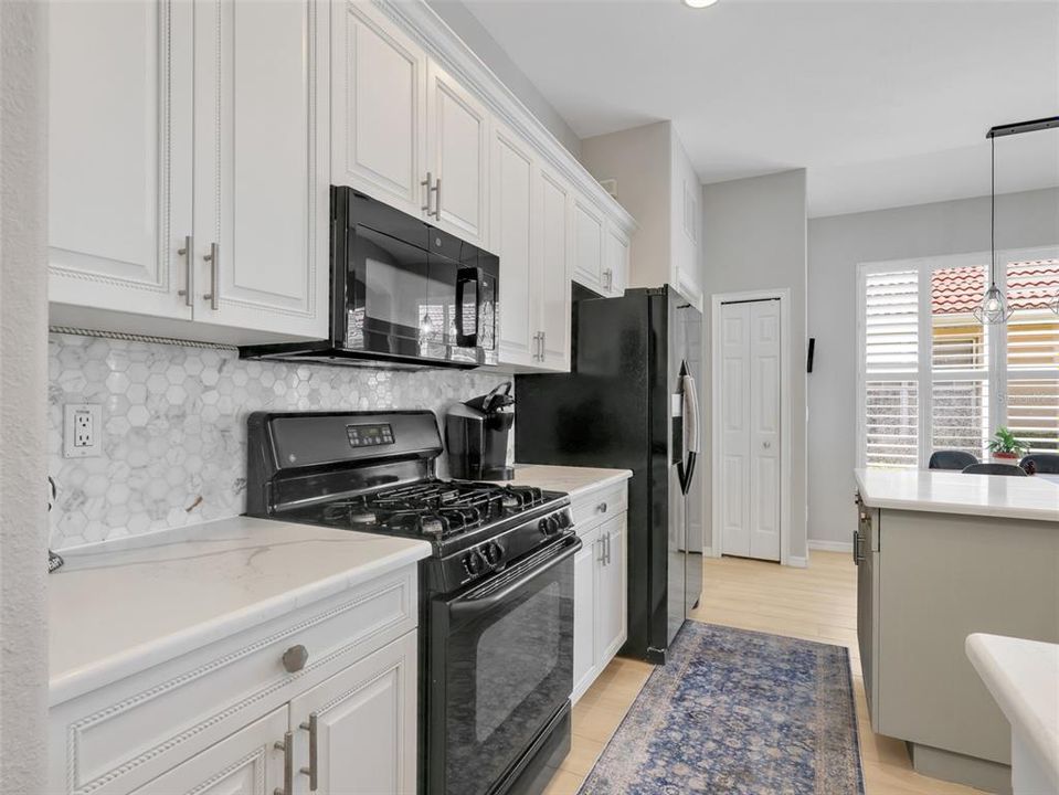 Active With Contract: $530,000 (3 beds, 2 baths, 1727 Square Feet)