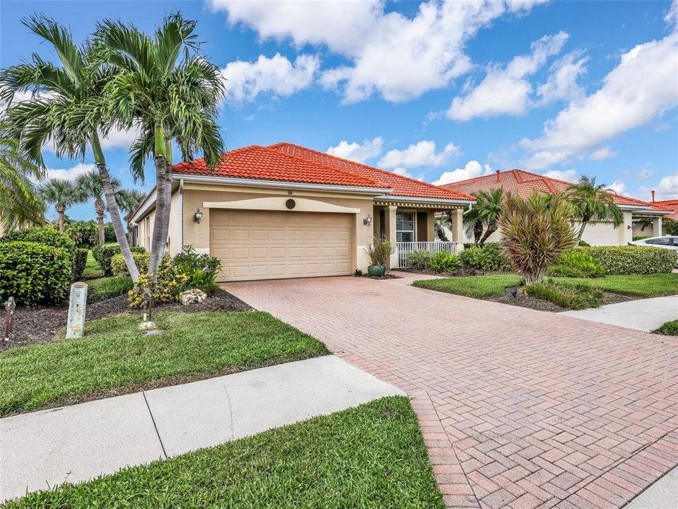 Active With Contract: $530,000 (3 beds, 2 baths, 1727 Square Feet)