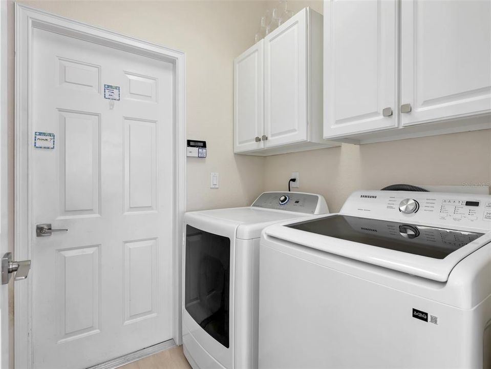 Active With Contract: $530,000 (3 beds, 2 baths, 1727 Square Feet)