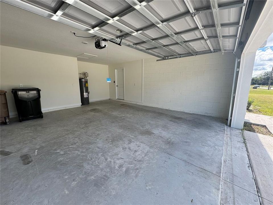 For Rent: $2,500 (4 beds, 2 baths, 2067 Square Feet)