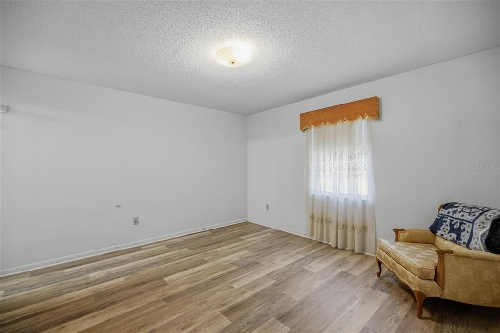For Sale: $254,900 (3 beds, 2 baths, 1409 Square Feet)